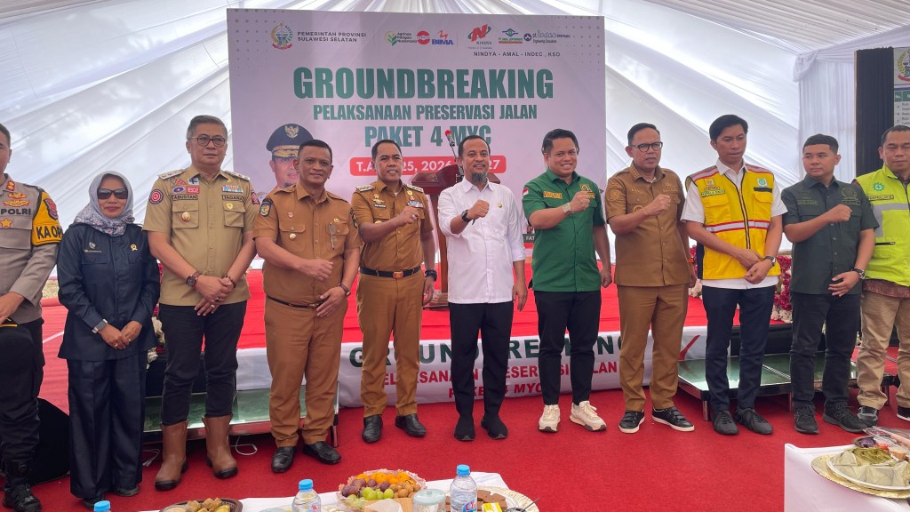 Andi Rosman Dampingi Gubernur Sulsel Ground Breaking Preservasi Jalan di&nbsp;Sabbangparu