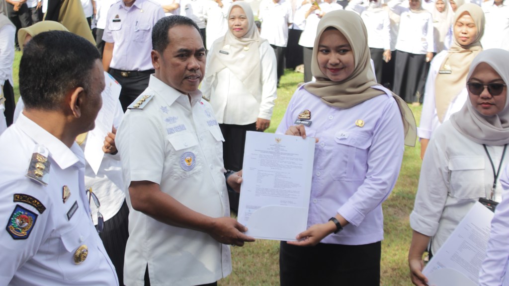 Bupati Wajo Tegaskan Etika dan Disiplin Saat Serahkan SK PPPK Paruh&nbsp;Waktu