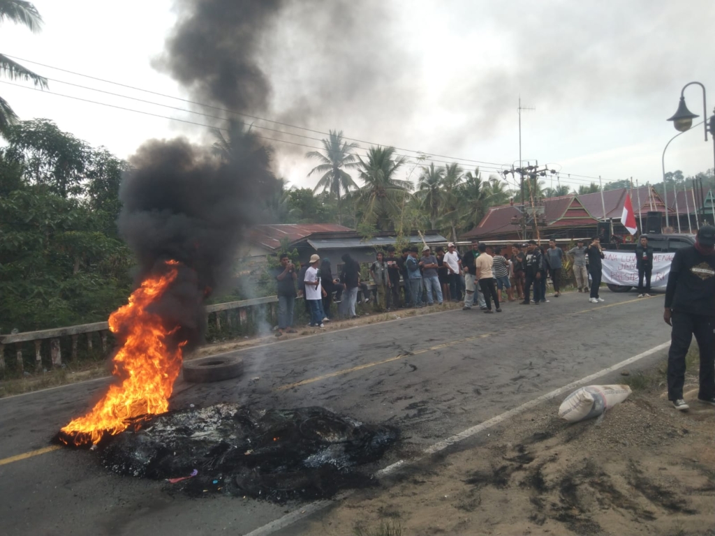 Perbatasan Wajo-Luwu “Dicor-Dipondasi”, Unjuk Rasa Berlangsung Tertib