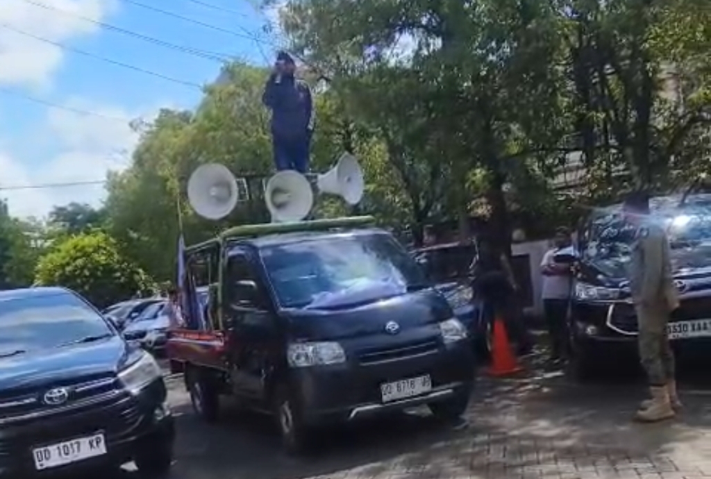 Aksi KOMAKS Berlangsung di Kantor Dinas TPH Sulsel, Soroti Proyek Cetak Sawah Rp6,4 Triliun di Gowa.