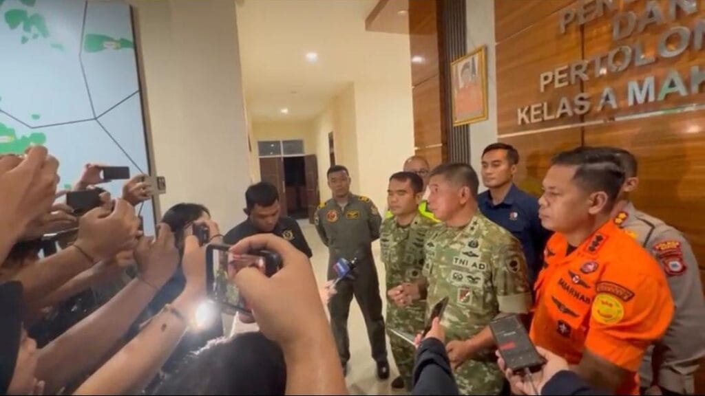 Pendaki Temukan Serpihan di Bulu Saraung, Aparat Lakukan Verifikasi Terkait Pesawat Hilang Kontak