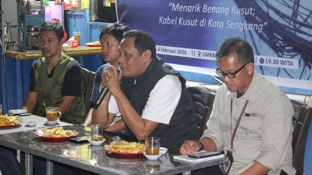 Dialog Publik JMSI Wajo Dorong Penataan Kabel Terpadu, DPRD Soroti Ketidakhadiran Telkom.