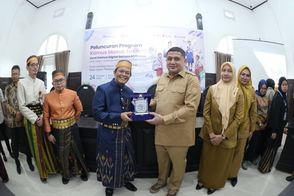 Di Era Kepemimpinan Munafri, Bahasa Makassar Dihidupkan Lewat Kamus Masuk Sekolah