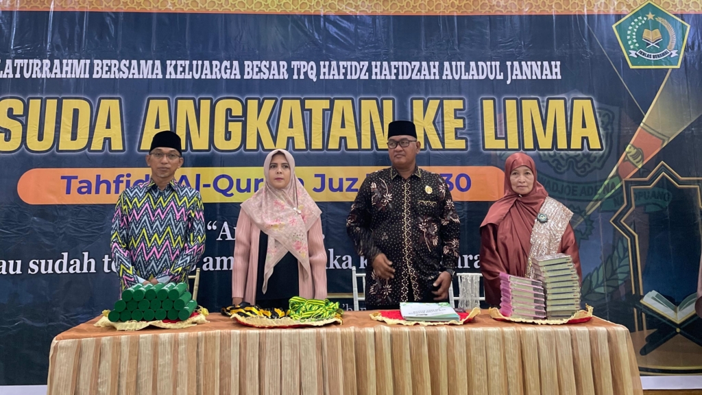 Dukung Pendidikan Qur’ani, Wakil Ketua DPRD Wajo Hadiri Wisuda TPQ Hafidz Hafidzah