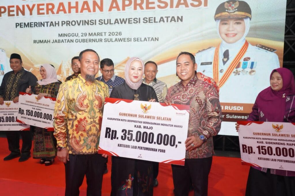 Pemkab Wajo Sabet Penghargaan Indikator Makro, Ekonomi Tumbuh Pesat di Bawah Andi Rosman