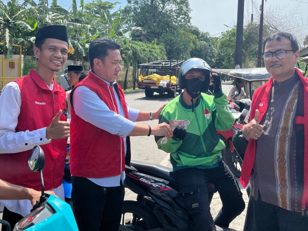 Amaliyah Ramadhan, PDI Perjuangan Makassar Hadir Bantu Ojol dan Bentor Lewat Voucher BBM Gratis