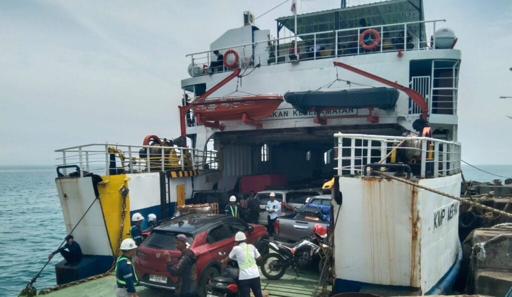 Hari Rabu Puncak Arus Mudik Idulfitri 2026 di Pelabuhan Bangsalae Siwa