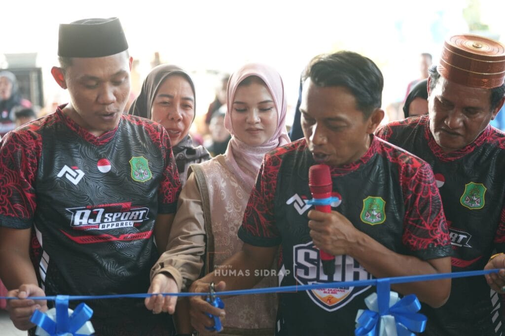 Putar Roda Ekonomi dari Desa, Bupati Resmikan AJ Sport Apparel di Talumae