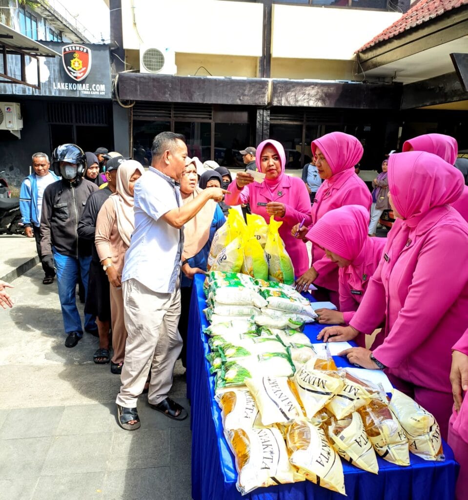 Sinergi DPC APPI Mamajang, Polsek dan Perumda Pasar Hadirkan Pasar Murah untuk Masyarakat