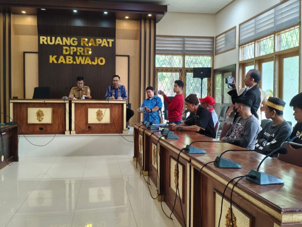 DPRD Wajo Terima Aspirasi KPH Daraga terkait Konflik Lahan di Desa Passelloreng