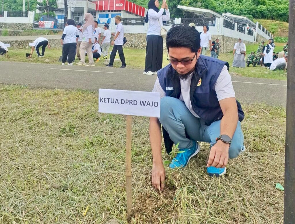 Hadiri Peringatan Hari Lingkungan Hidup Sedunia, Amran: Pohon yang Ditanam Hari Ini Adalah Investasi Masa Depan