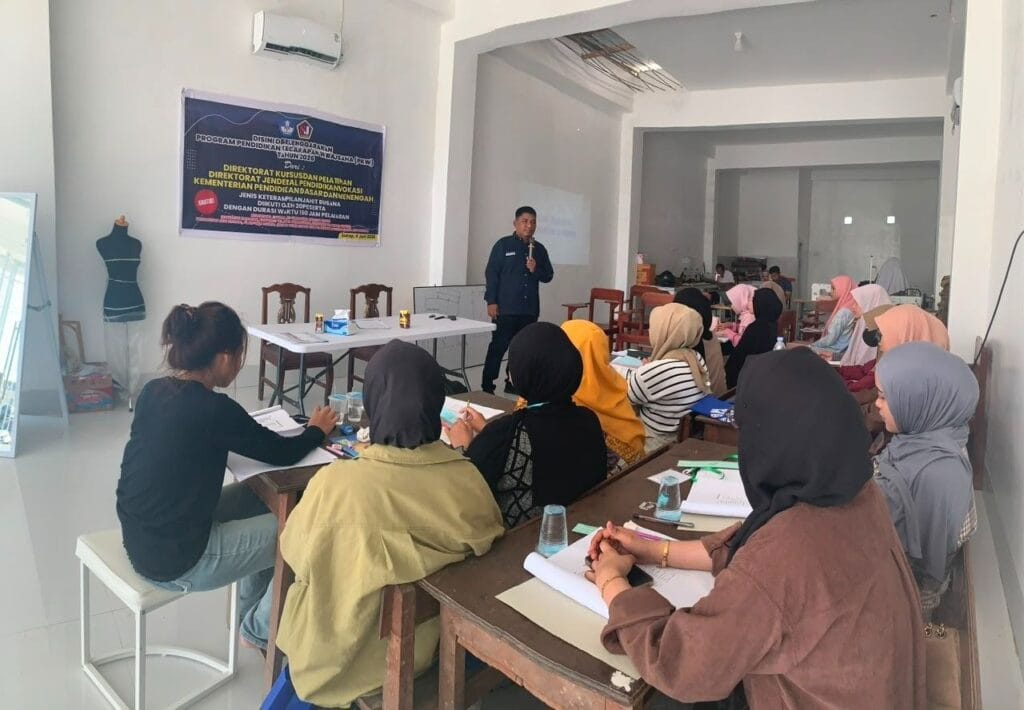 Cetak Generasi Digital, Rumah BUMN Telkom Sidrap Berikan Bekal “Promosi Melejit dengan AI” untuk Gen Z