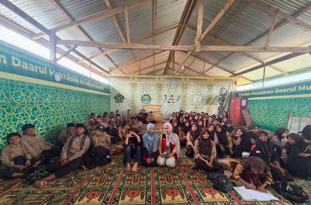 Bahasa Mandarin dan Prancis Dasar Diperkenalkan kepada Pelajar Pitumpanua-Keera oleh Mahasiswa KKN Unhas di Wajo